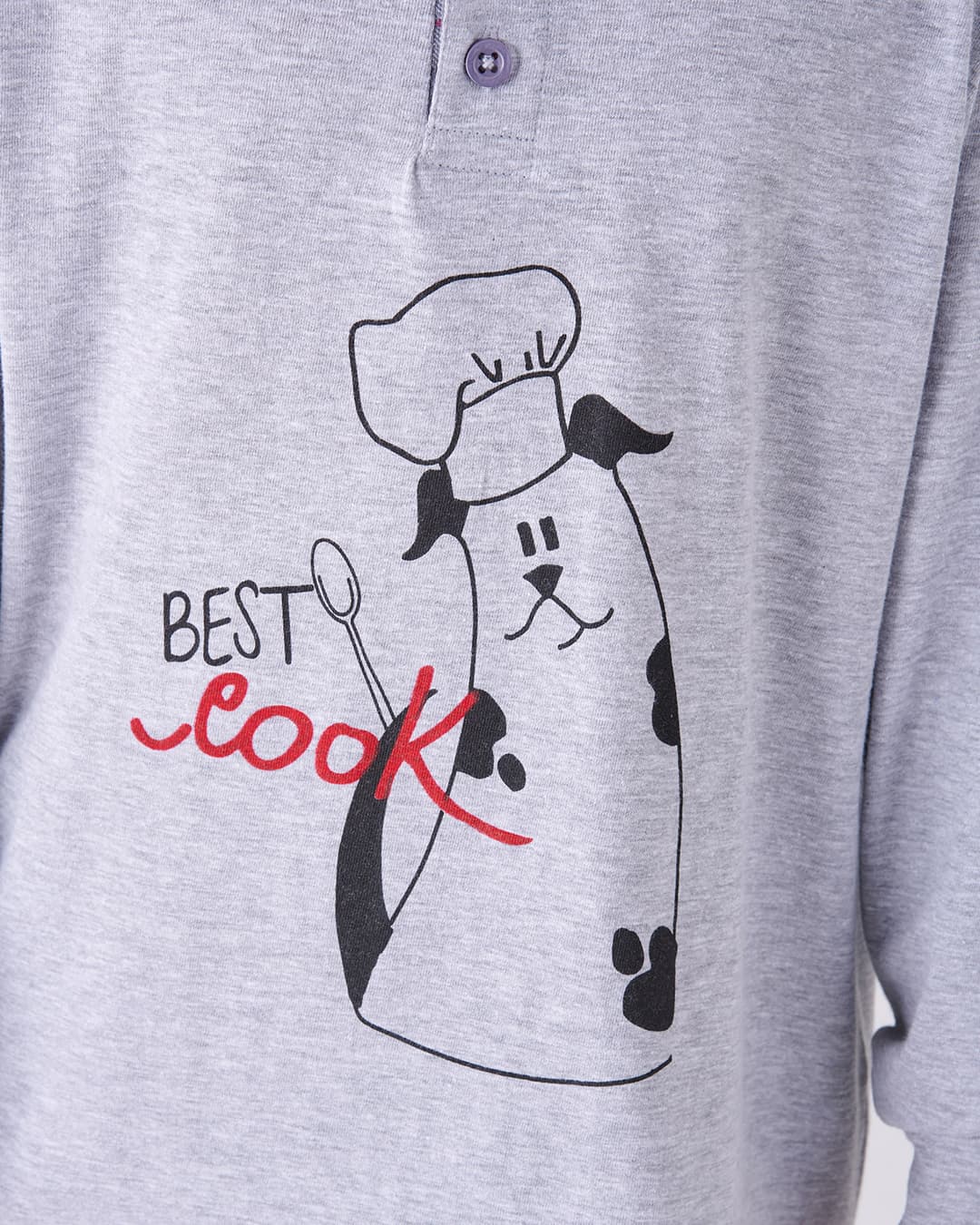Dettaglio disegno sulla maglia del pigiama lungo da bimbo "COOK"